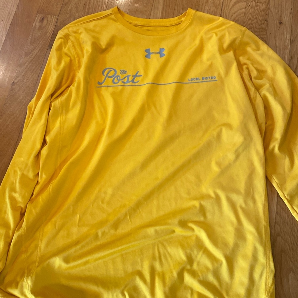 Under Armour. Loose. Heat gear. Yellow.